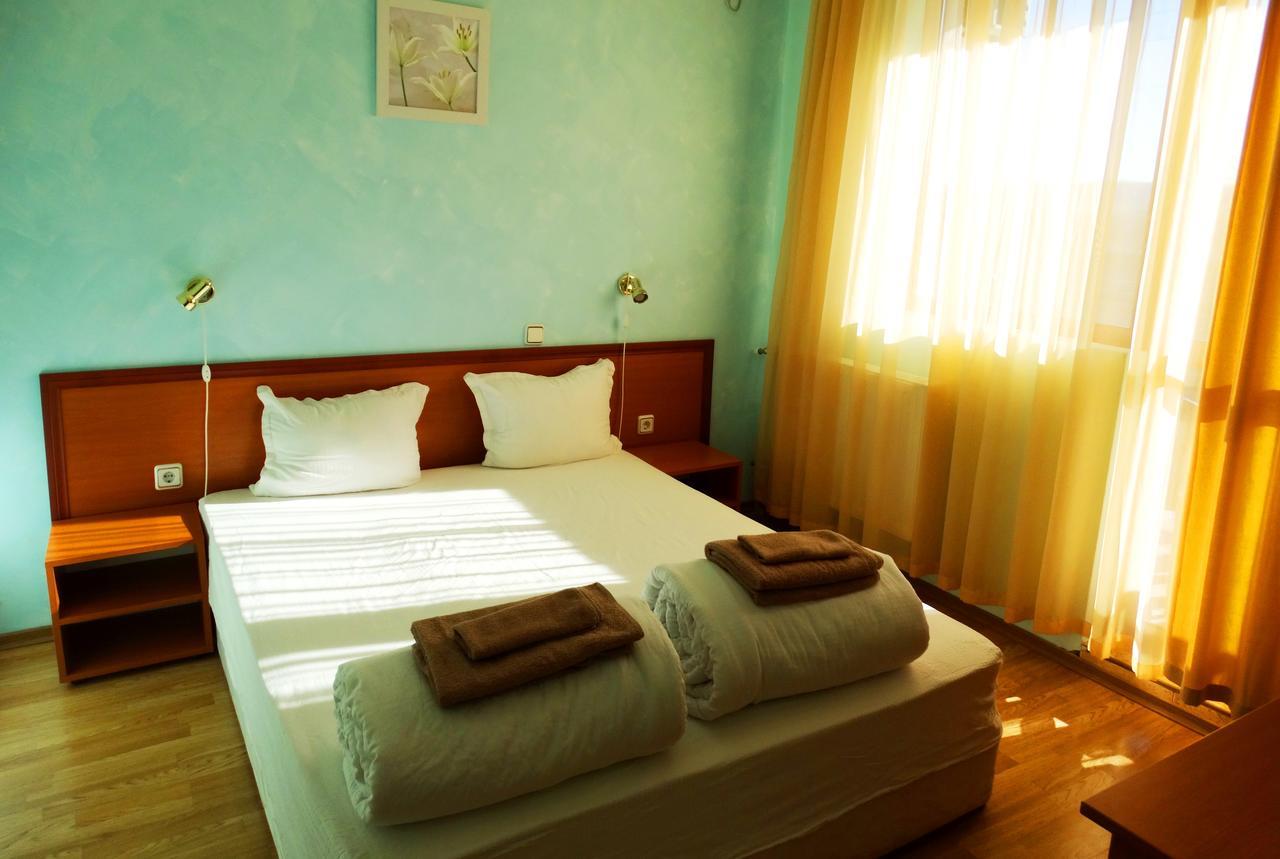 Guest House Misha Petrevene Exterior foto