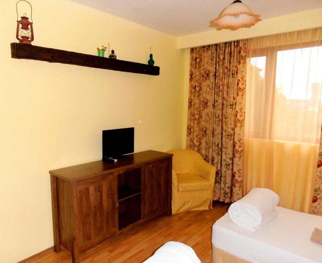 Guest House Misha Petrevene Exterior foto
