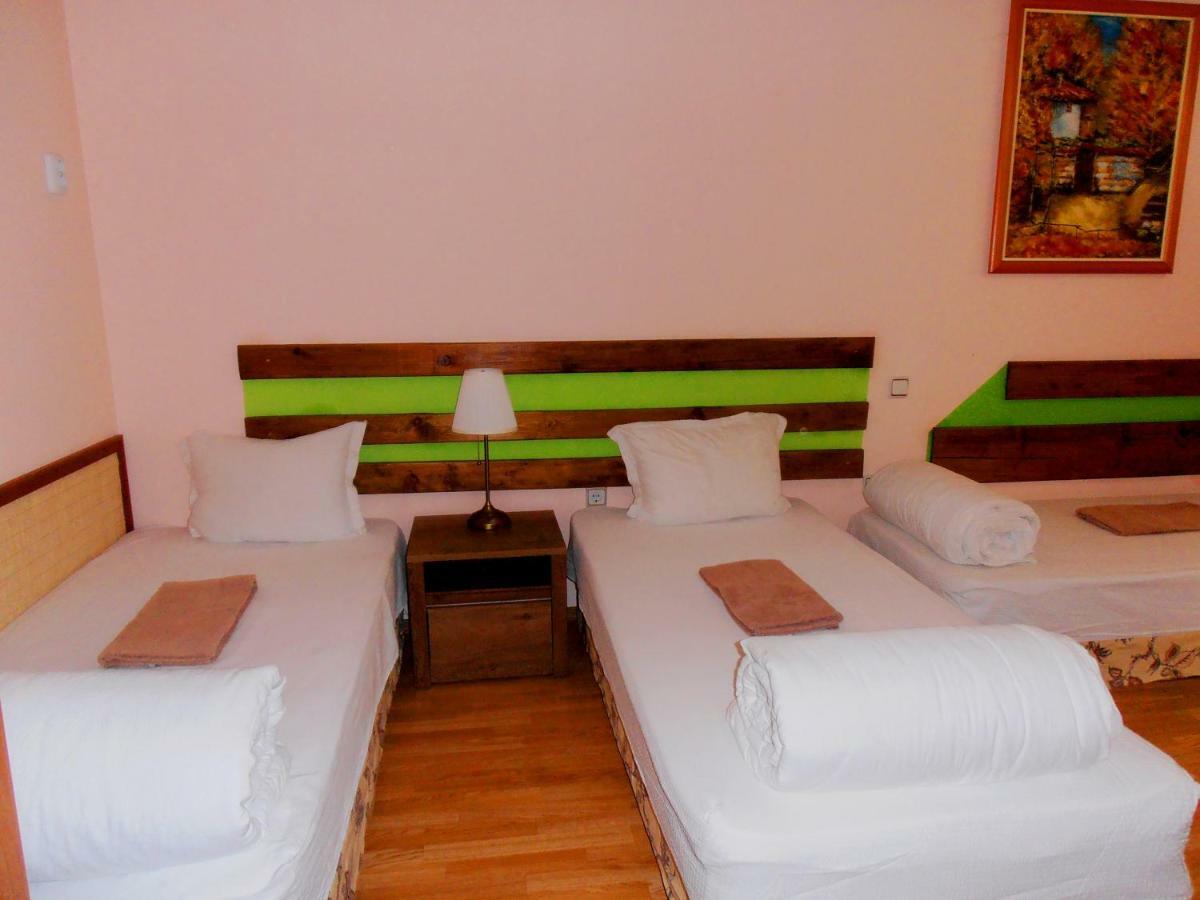 Guest House Misha Petrevene Exterior foto