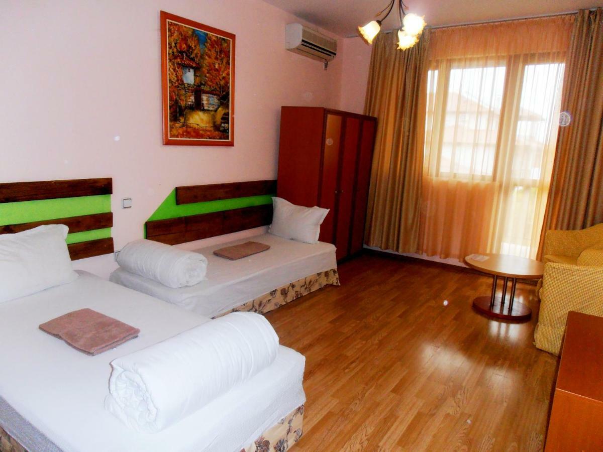 Guest House Misha Petrevene Exterior foto