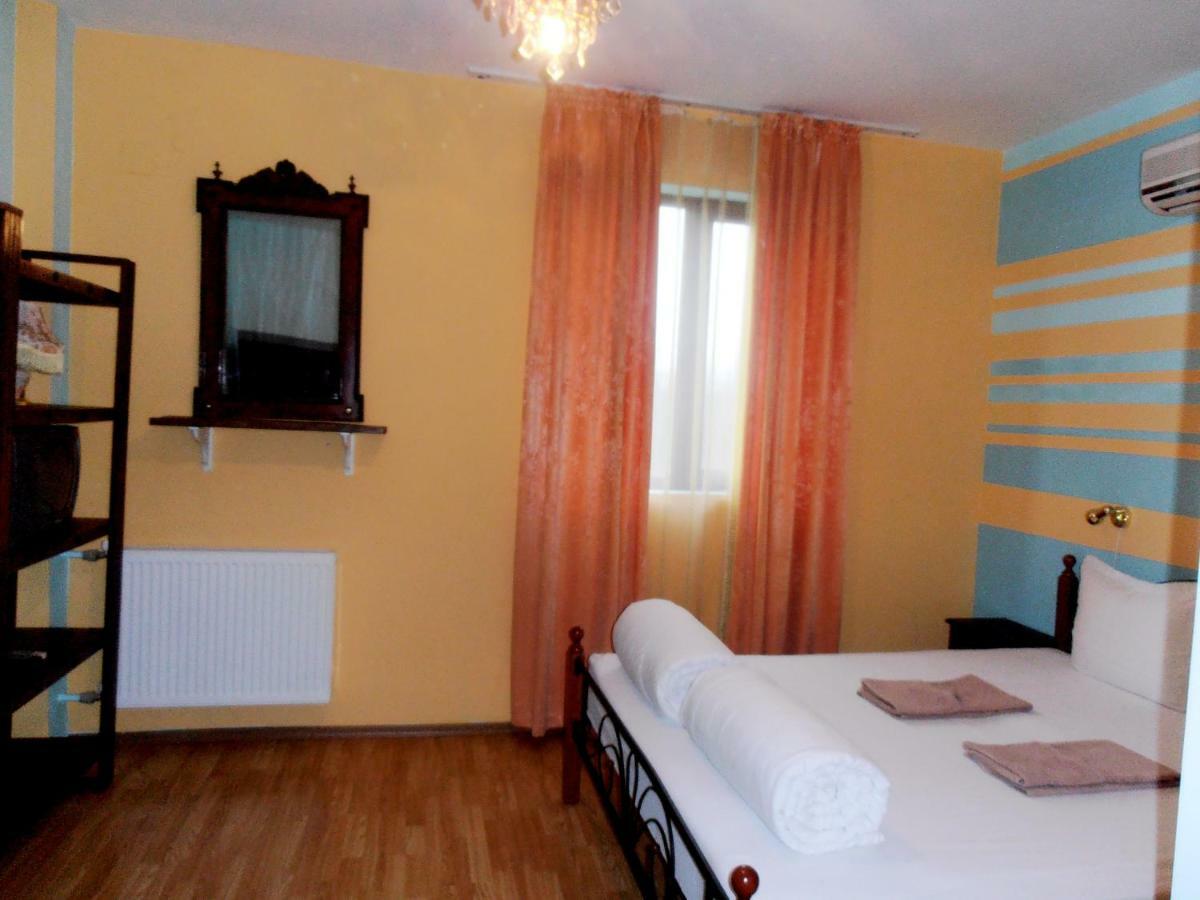 Guest House Misha Petrevene Exterior foto