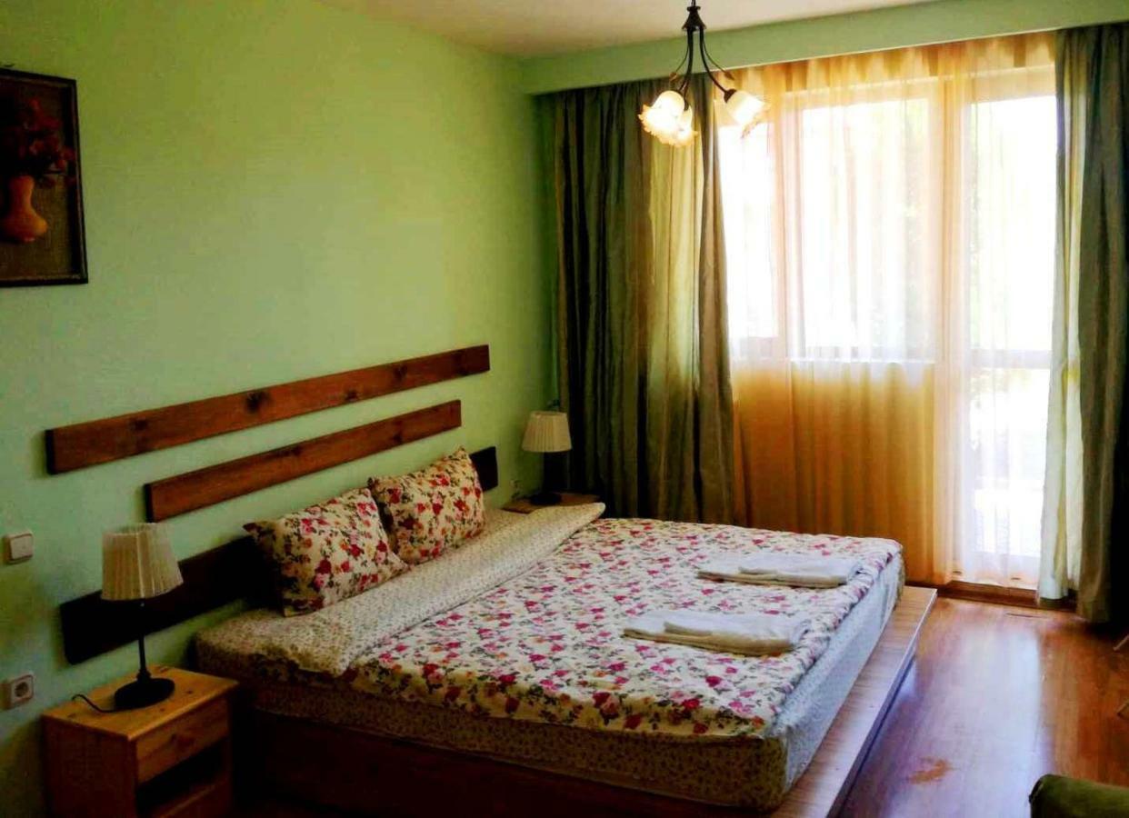 Guest House Misha Petrevene Exterior foto