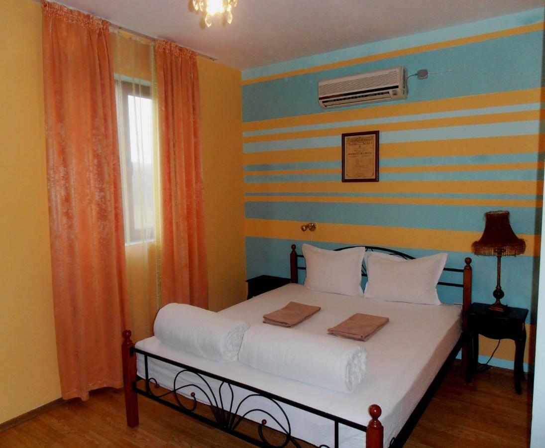 Guest House Misha Petrevene Exterior foto