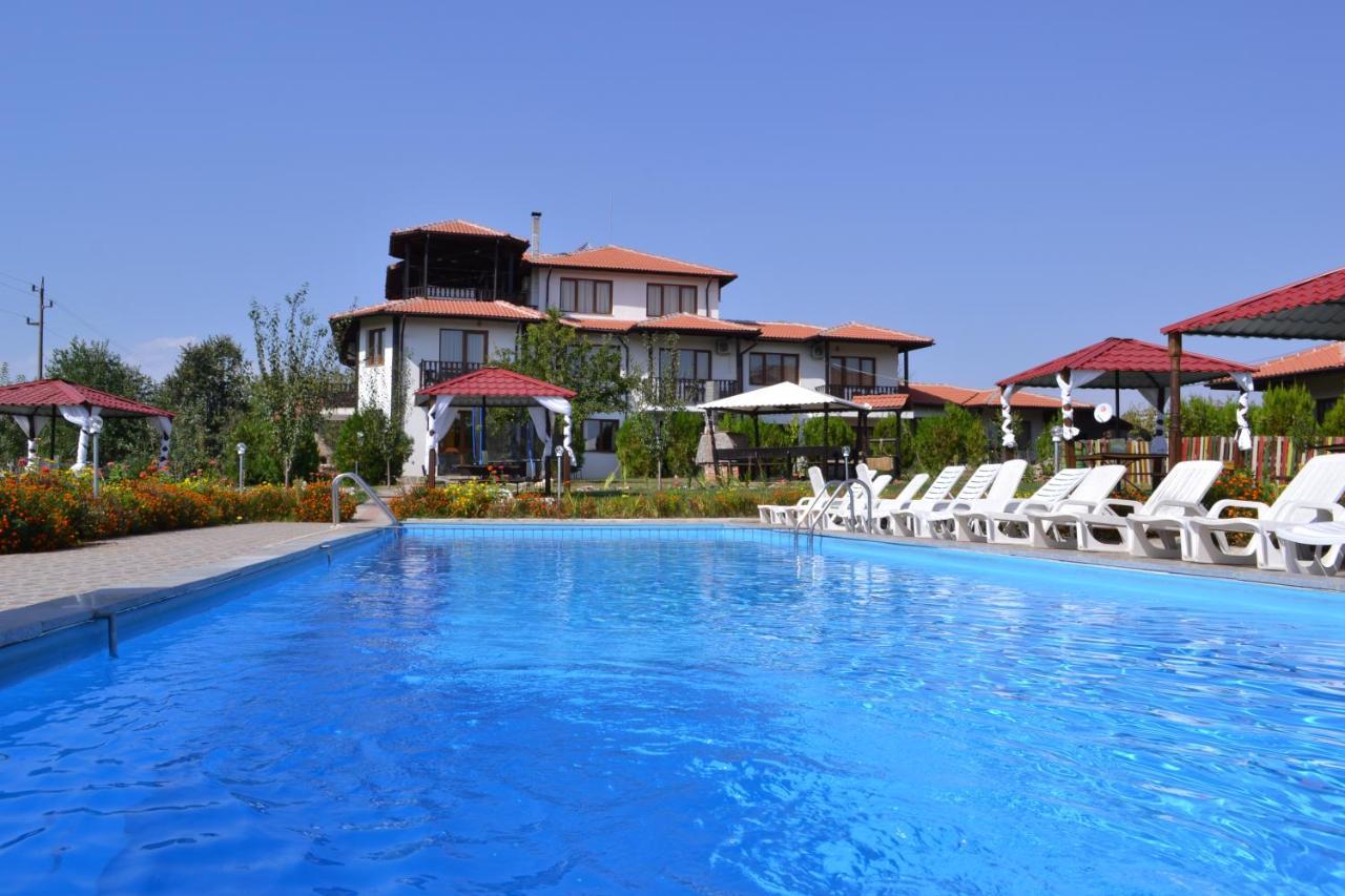 Guest House Misha Petrevene Exterior foto